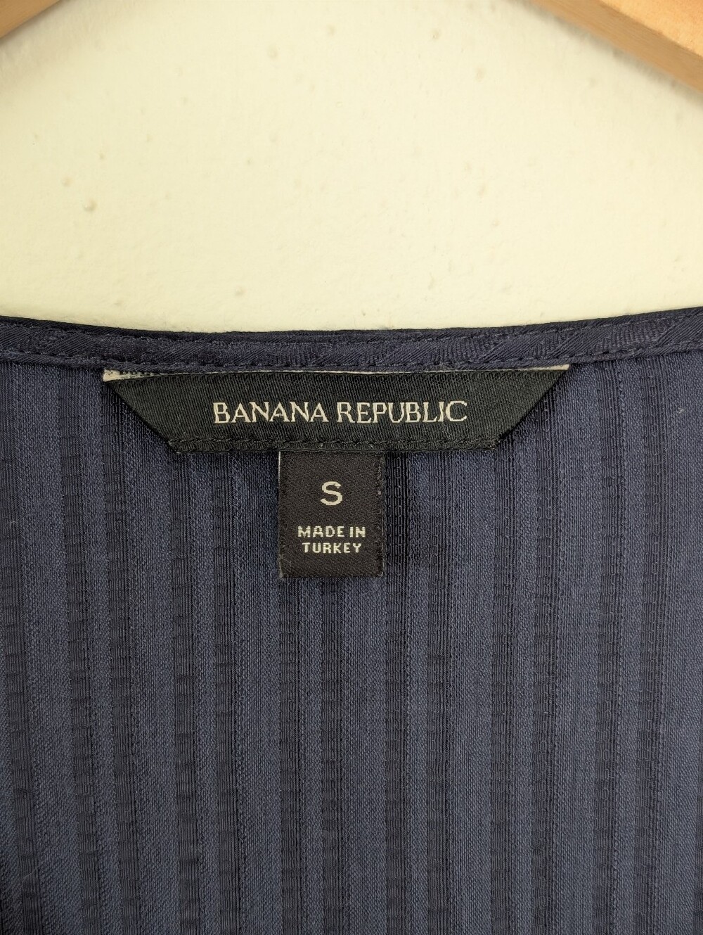 Banana Republic | Long Sleeve Jacquard Wrap Top Navy - Picture 4 of 7